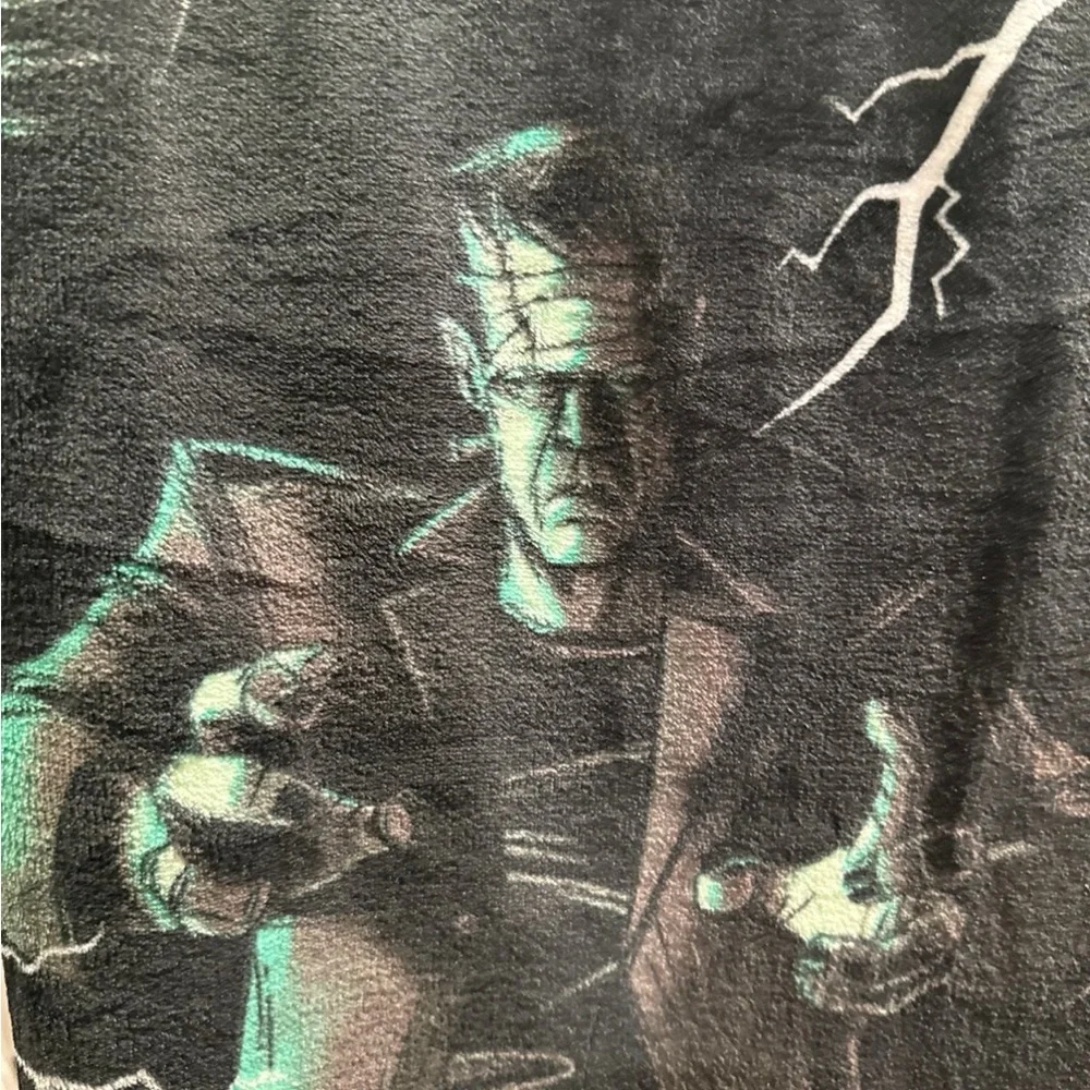 NWT Halloween Universal Monsters Frankenstein Throw Blanket